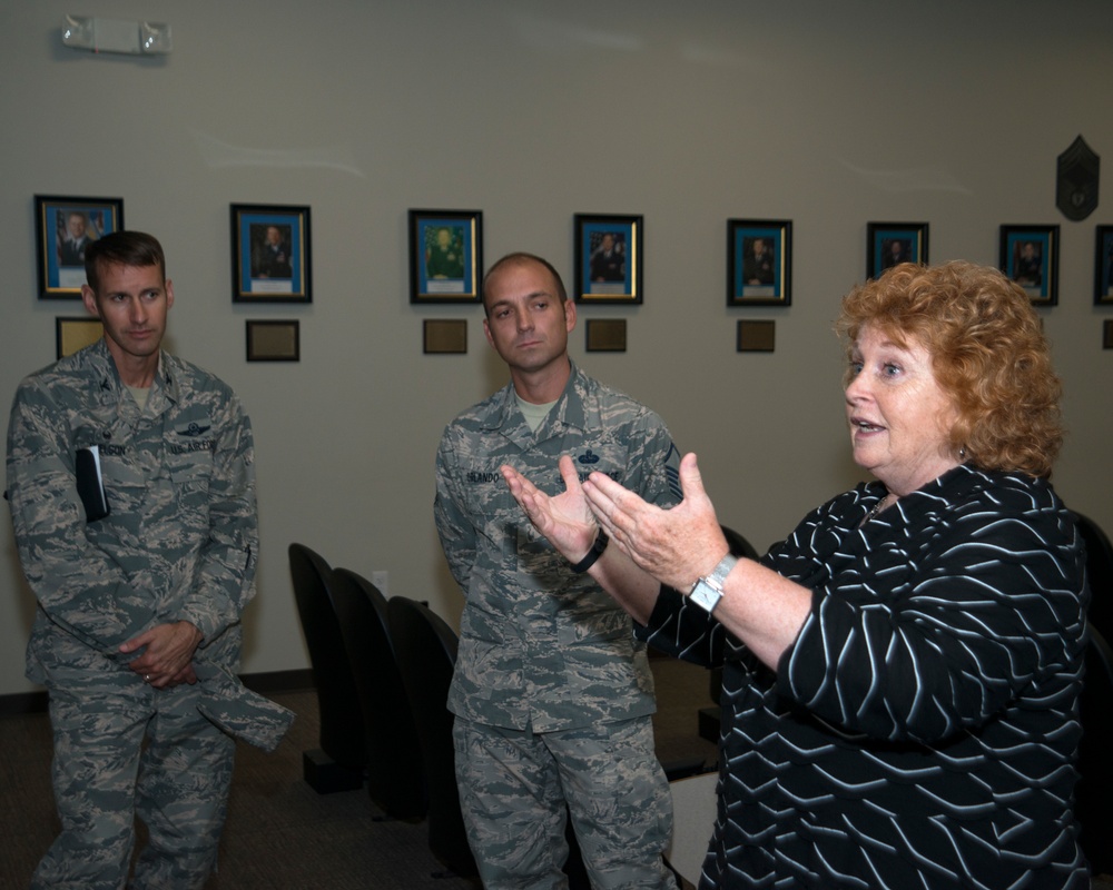 MacDill Hosts Canadian Consul General