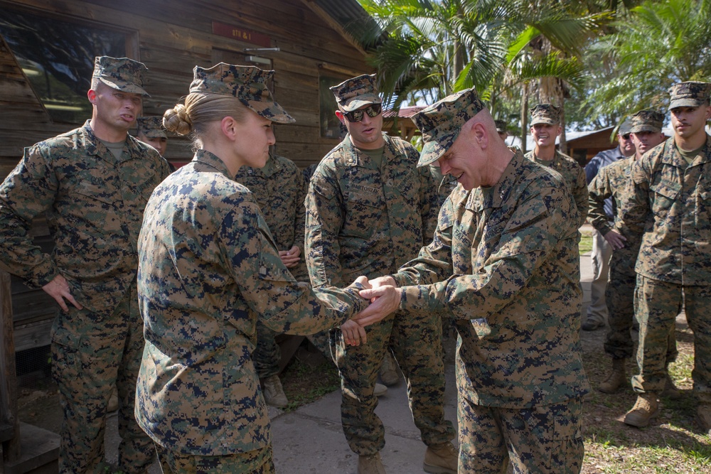 MARFORSOUTH commander visits Soto Cano