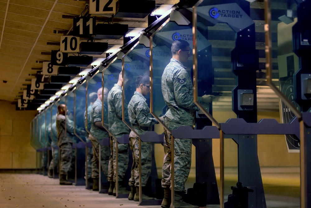 Combat Arms hosts’ pistol competition