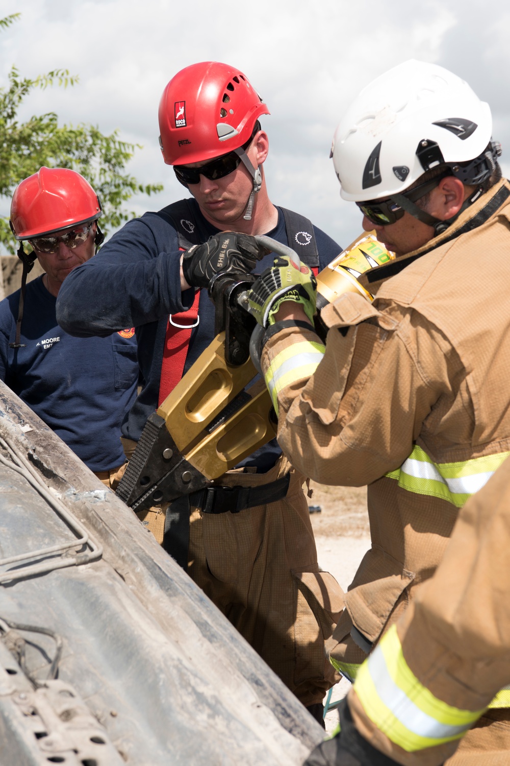 JBSA firefighters participate in “Train the Trainer” vehicle rescue course