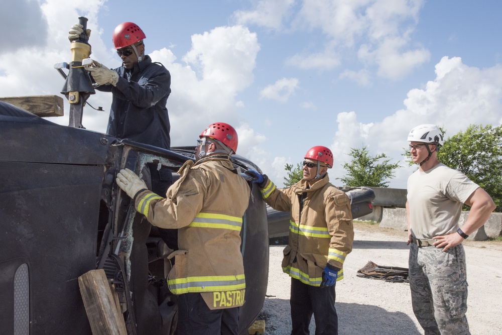 JBSA firefighters participate in “Train the Trainer” vehicle rescue course