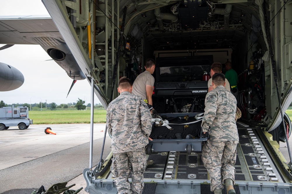 NY and AK ANG load supplies on C-130 for Hurricane Florence relief efforts