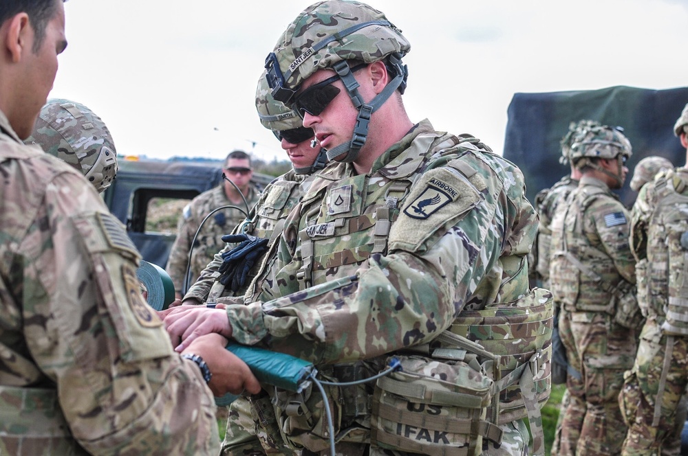 Combat Engineers Explain How to Prepare &quot;Pop-and-Drop&quot; Charges