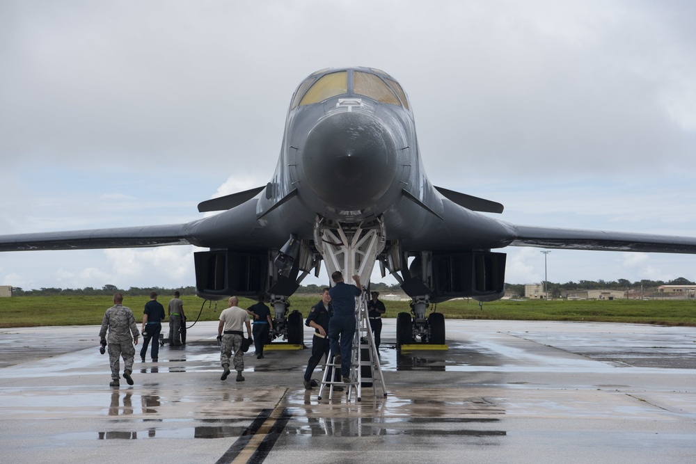 Air Force B-1B supports Valiant Shield