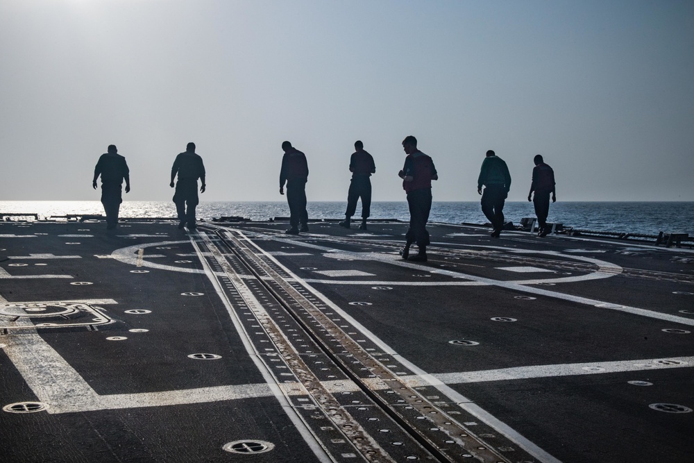 USS Jason Dunham (DDG 109) helo ops at sunset