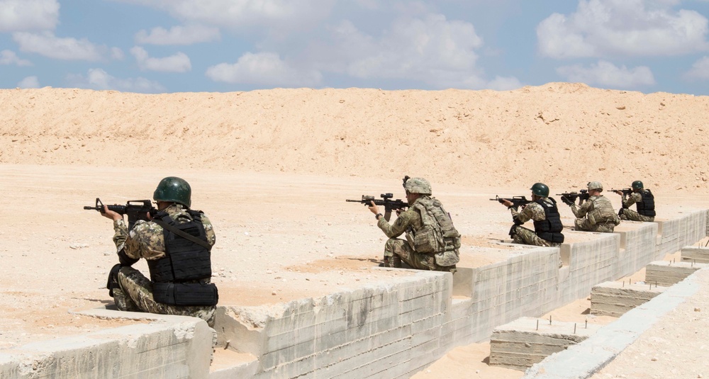 155th ABCT Conducts Joint Small-Arms Training