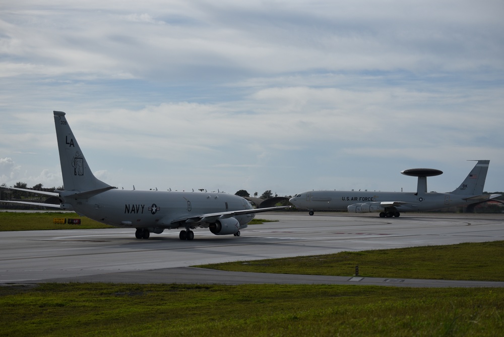 Joint Aircraft take part in integration exercise with U.S.S. Ronald Reagan carrier group