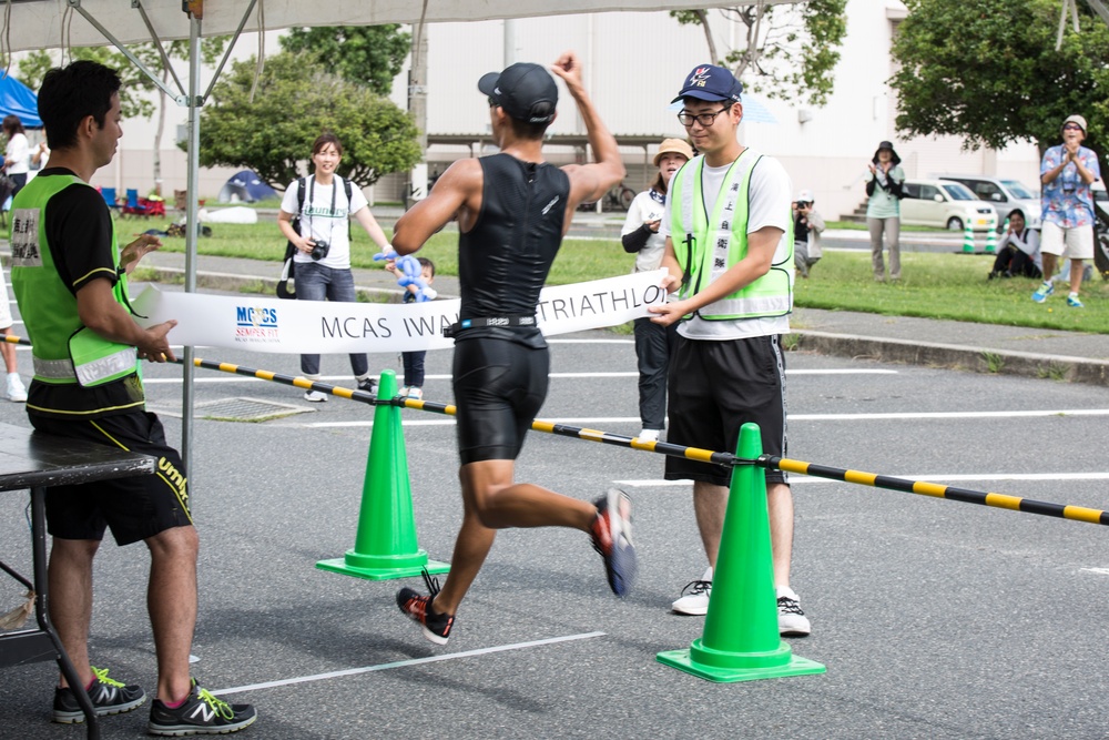 MCAS Iwakuni builds bonds through swimming, bicycling, running