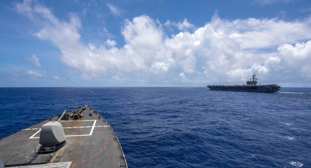 Benfold Participates in Valiant Shield 2018