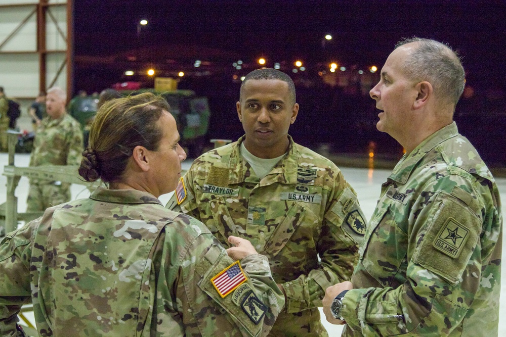Kadavy Meets with Nebraska Hurricane Relief Soldiers