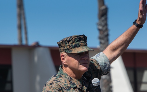 U.S. Marine Corps top leader visits Marines, Sailors at Camp Pendleton