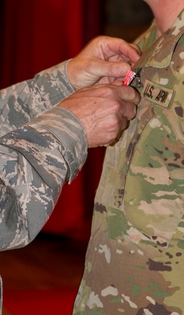 Green Beret Receives Bronze Star for Valor