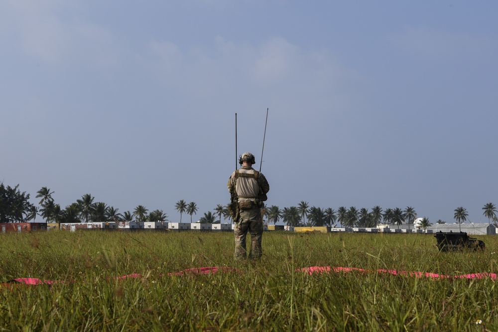 320 STS jumps onto Kwajalein Atoll