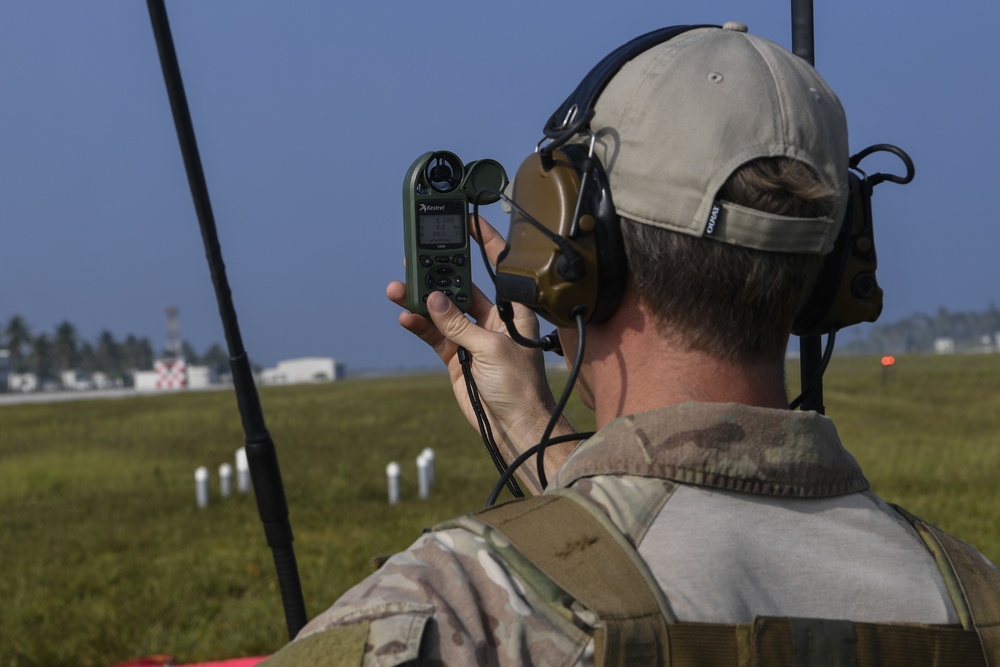 320 STS jumps onto Kwajalein Atoll