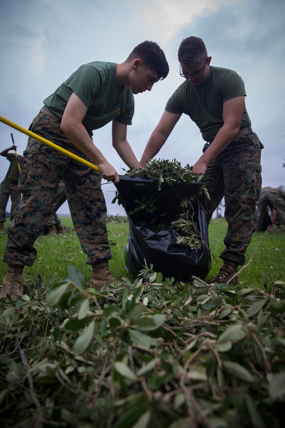 Headquarters Regiment Marines clean up after Hurricane Florence