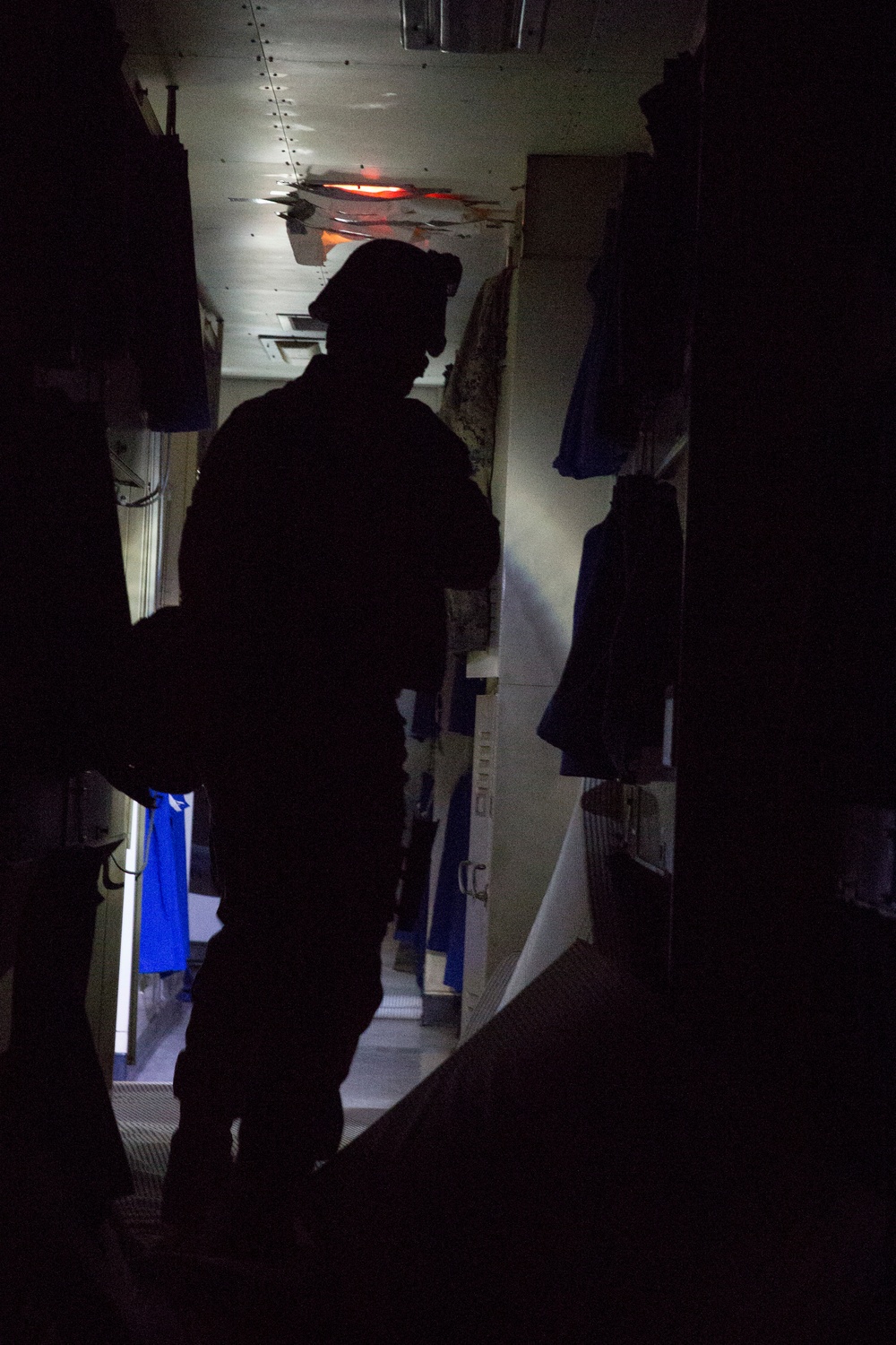 Marines practice hostage recovery at sea