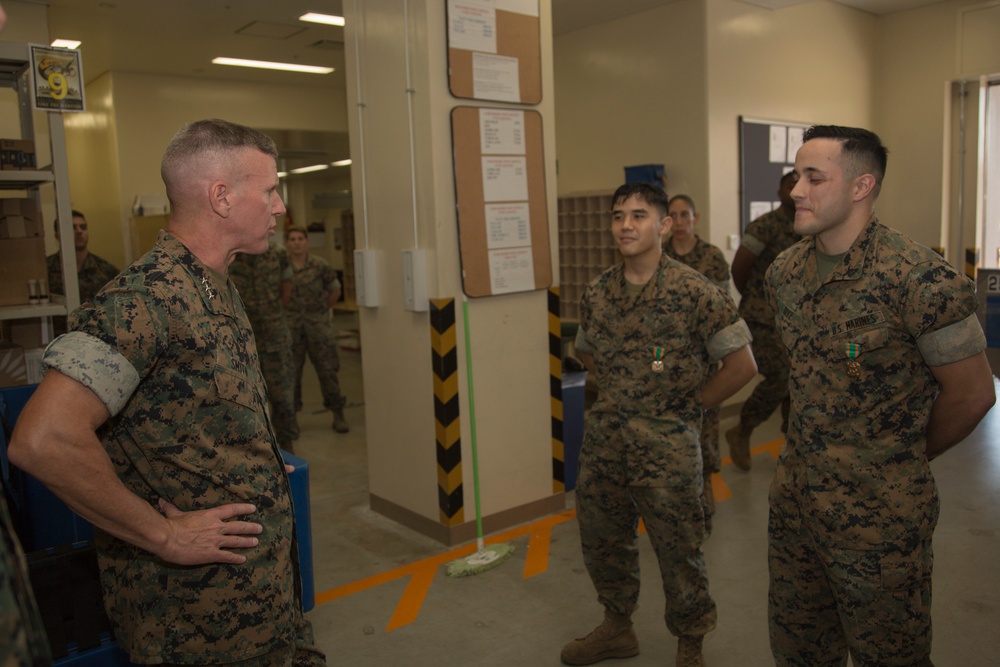 Lt. Gen. Smith visits MCAS Iwakuni