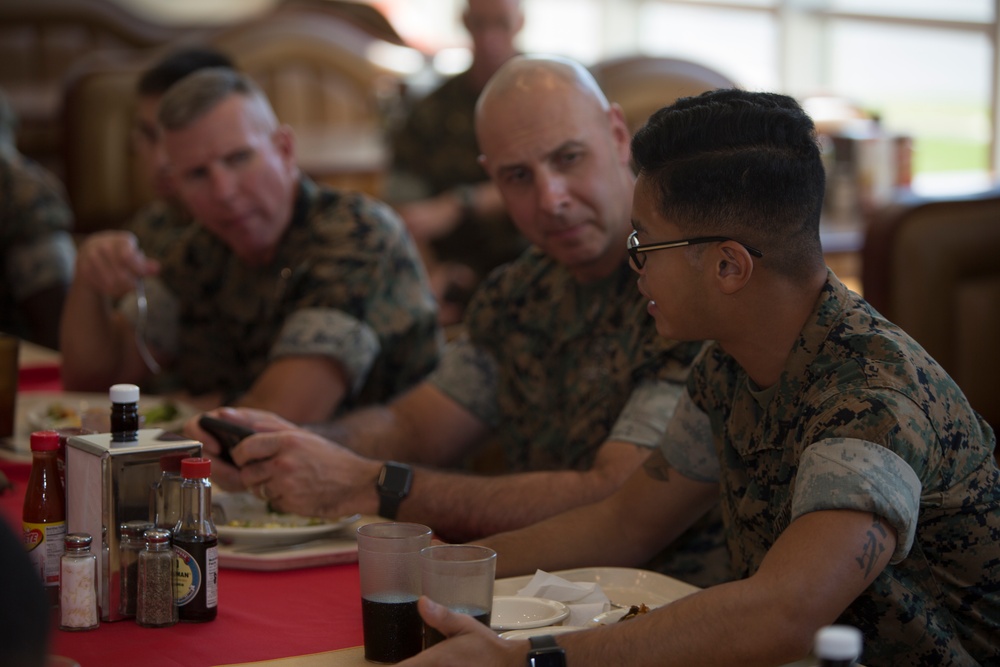 Lt. Gen. Smith visits MCAS Iwakuni