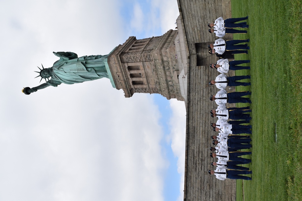 Soldiers Reenlist at the Feet of Lady Liberty