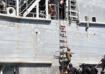 U.S., Egyptian, Jordanian forces exercise VBSS training