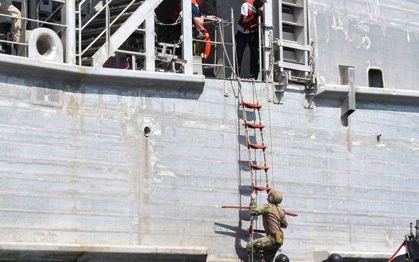 U.S., Egyptian, Jordanian forces exercise VBSS training