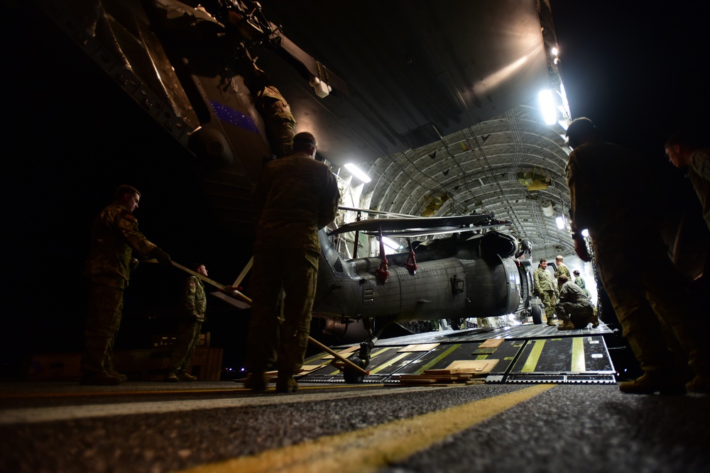 Alaska Guard UH-60 offload at McEntire