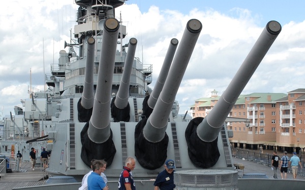 Royal Navy Officers visit USS Wisconsin (BB-64)
