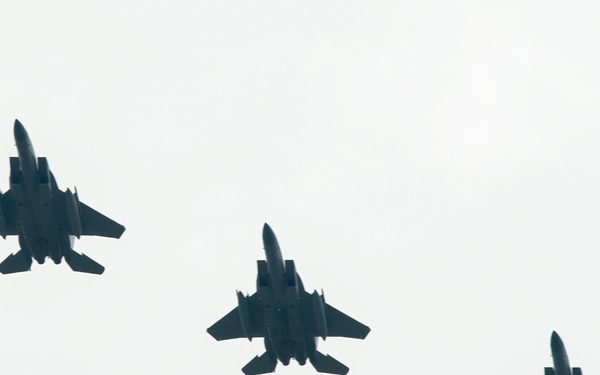 F-15 Eagles join 160 other aircraft for Valiant Shield 2018