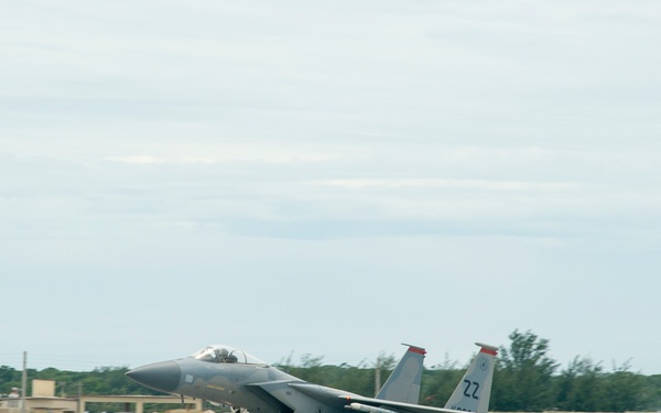 F-15 Eagles join 160 other aircraft for Valiant Shield 2018