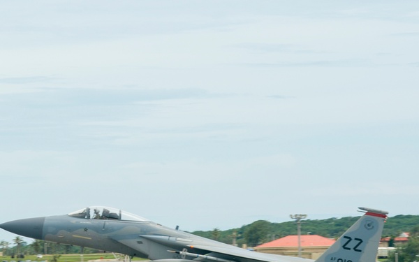 F-15 Eagles join 160 other aircraft for Valiant Shield 2018