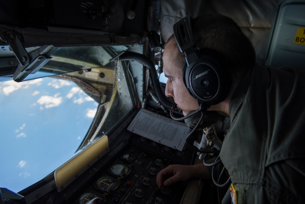 F-15s refuel during Valiant Shield 18