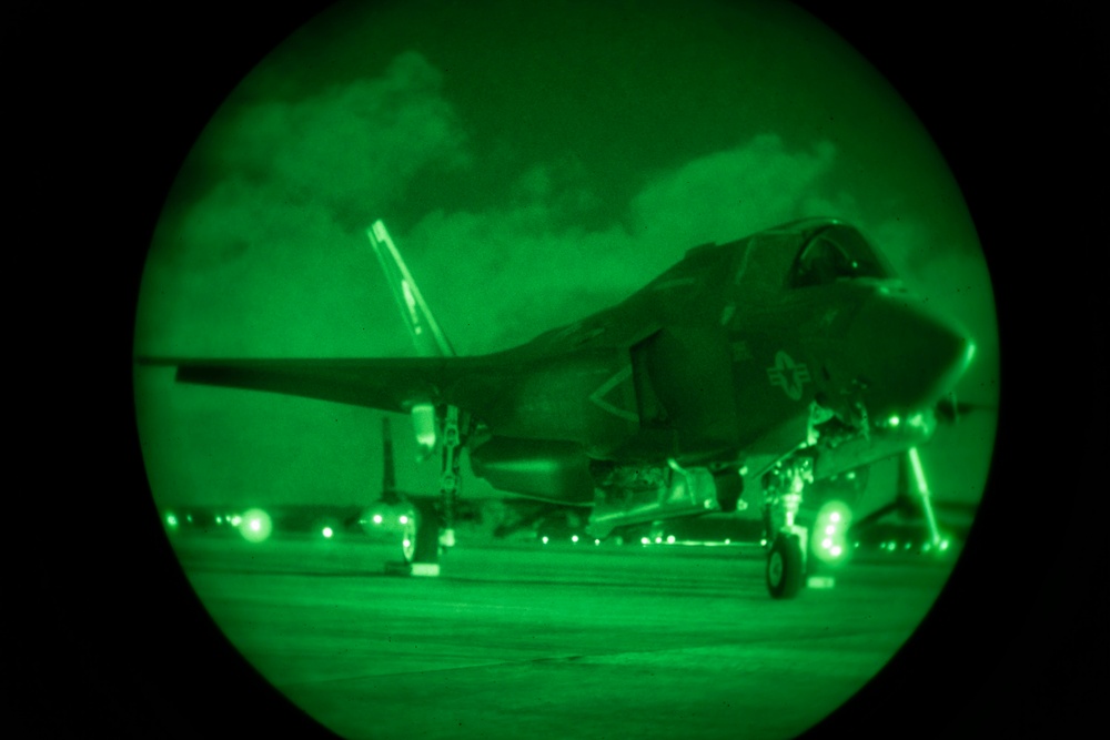 Lightning strikes at Valiant Shield: F35s in the joint combat environment