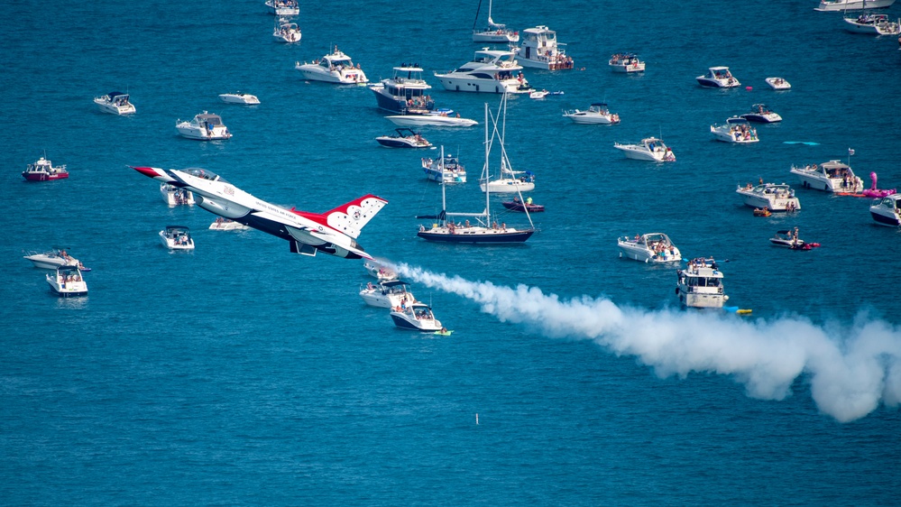 U.S. Air Force Thunderbirds perform at the Chicago Air and Water Show