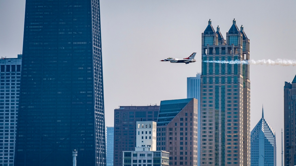 U.S. Air Force Thunderbirds perform at the Chicago Air and Water Show