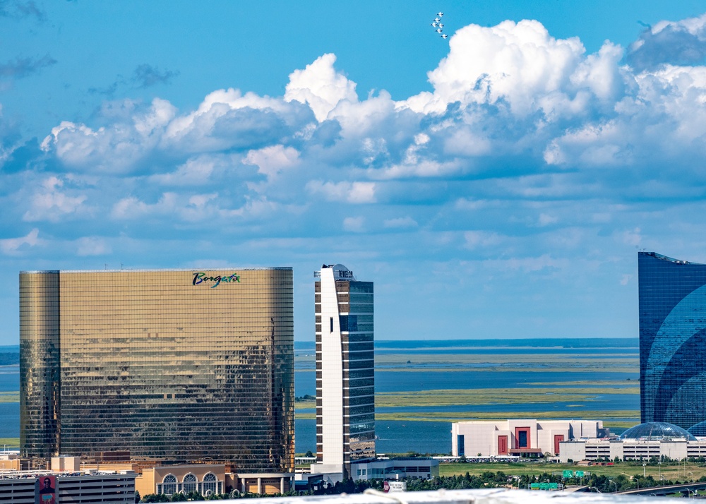 U.S. Air Force Thunderbirds perform at the Atlantic City Airshow