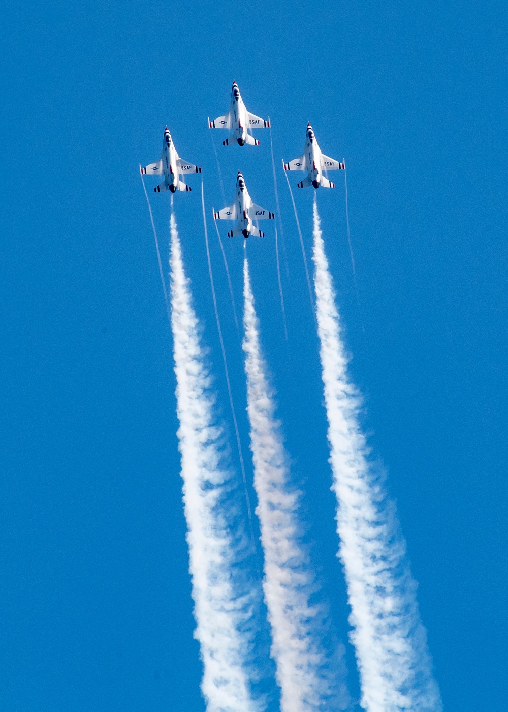 U.S. Air Force Thunderbirds perform at the Atlantic City Airshow