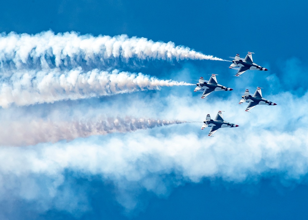 U.S. Air Force Thunderbirds perform at the Atlantic City Airshow