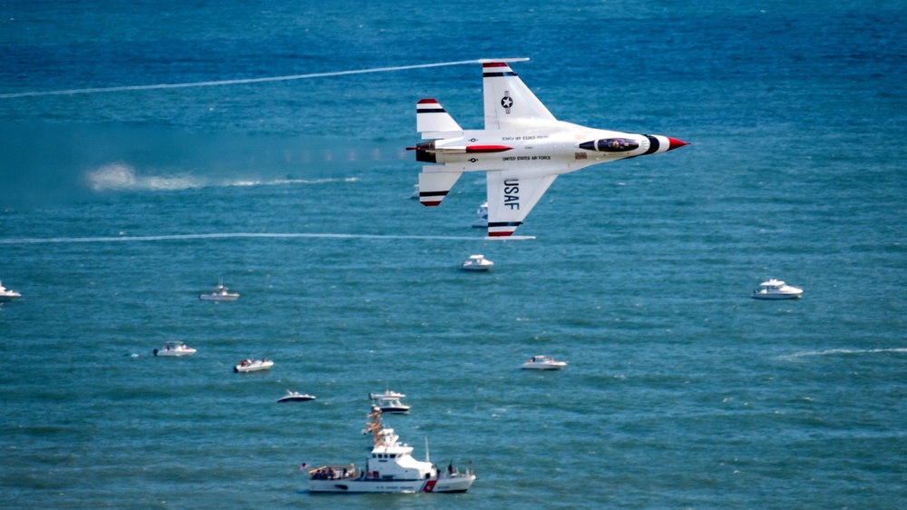 U.S. Air Force Thunderbirds perform at the Atlantic City Airshow