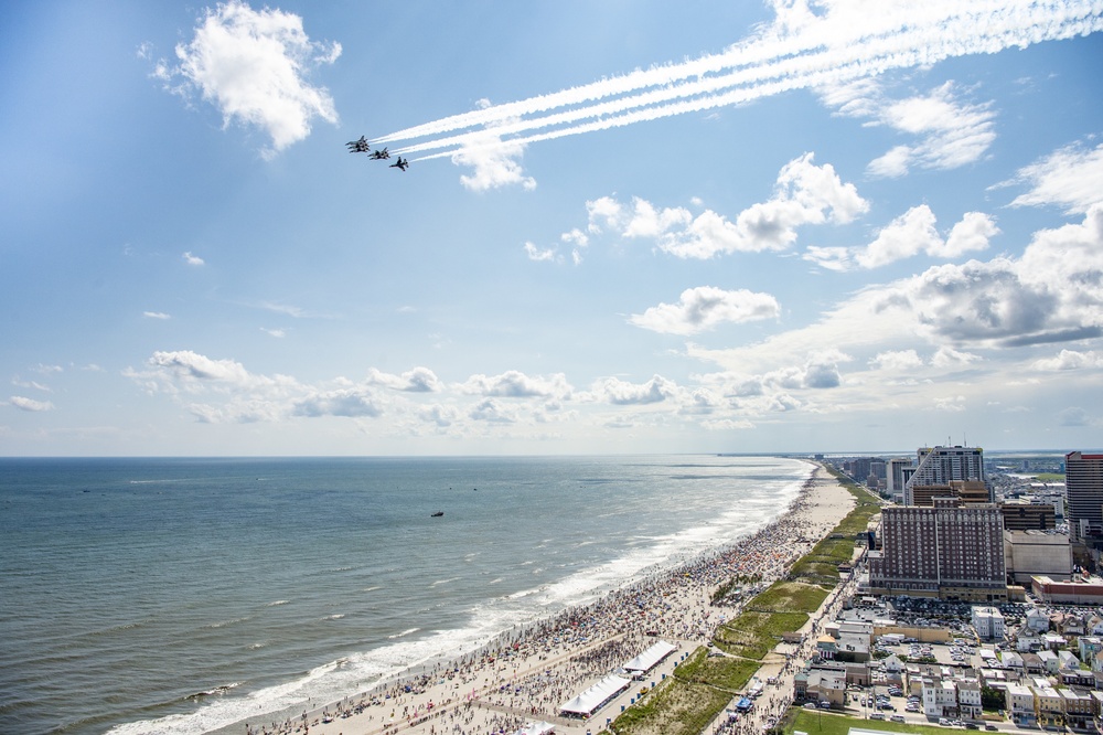 U.S. Air Force Thunderbirds perform at the Atlantic City Airshow