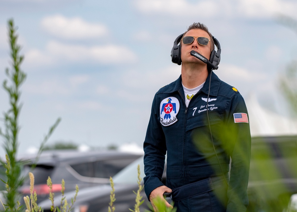 U.S. Air Force Thunderbirds perform at the Atlantic City Airshow
