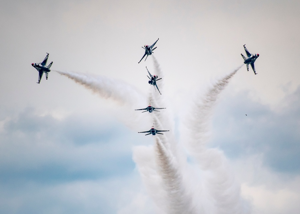 DVIDS Images U.S. Air Force Thunderbirds perform at the Atlantic