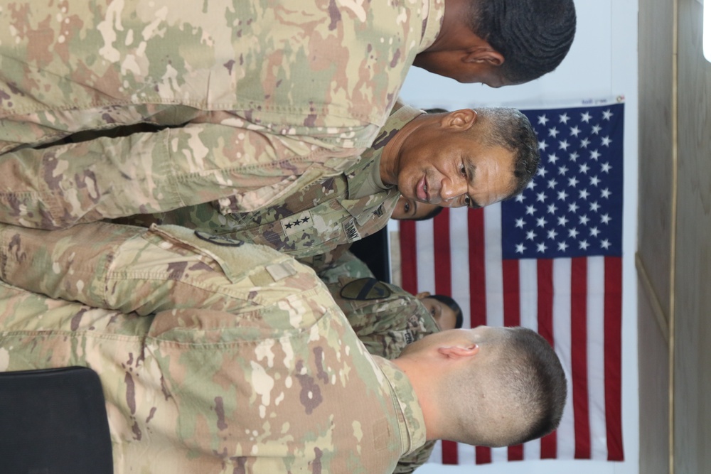 LTG Garrett visits SLC, FLE in Iraq