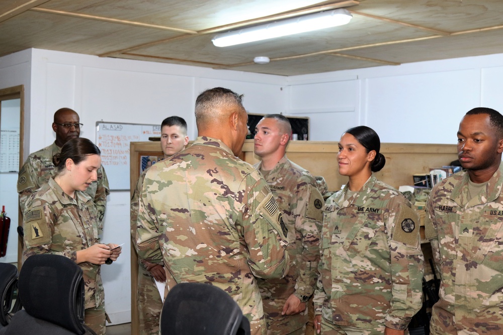 LTG Garrett visits SLC, FLE in Iraq