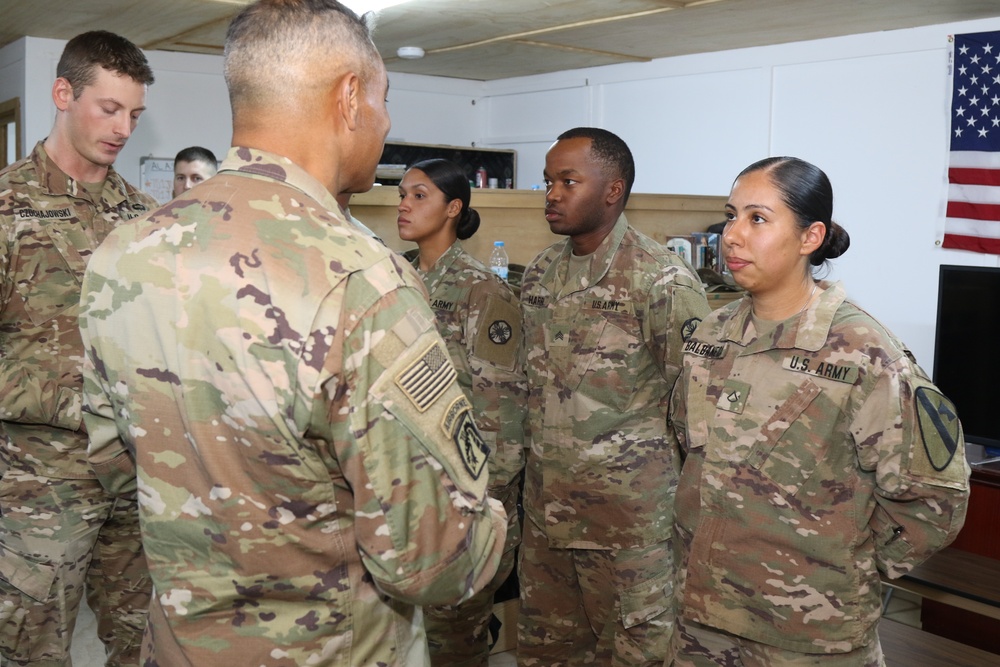 DVIDS - Images - LTG Garrett visits SLC, FLE in Iraq [Image 11 of 13]