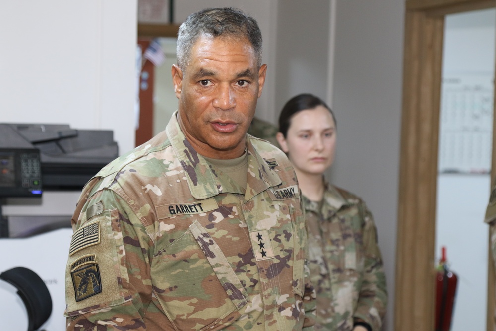 LTG Garrett visits SLC, FLE in Iraq