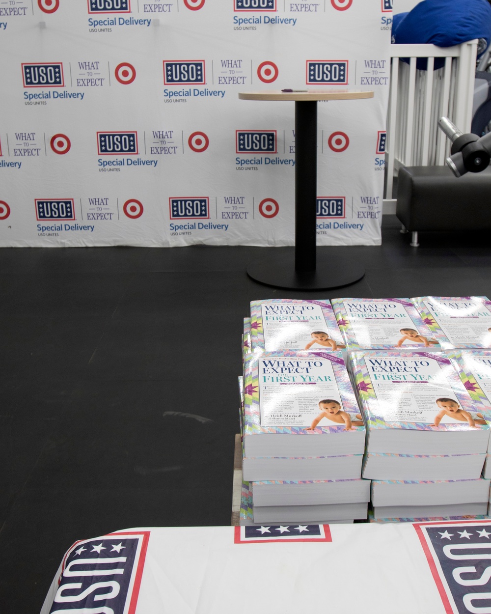 USO Special Delivery with Heidi Murkoff