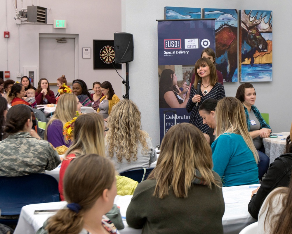 USO Special Delivery with Heidi Murkoff