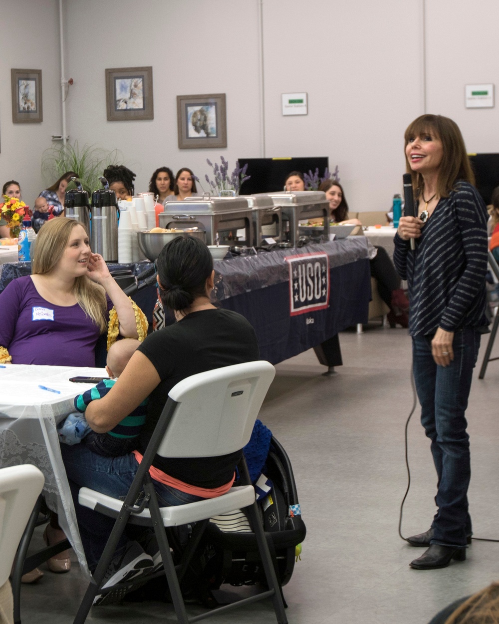 USO Special Delivery with Heidi Murkoff