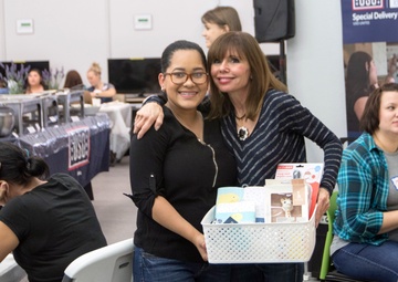 USO Special Delivery with Heidi Murkoff