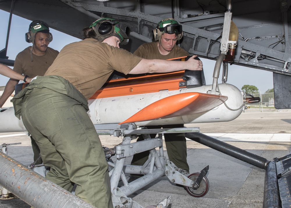 Navy Performs Government Acceptance Test of Towed Mine Hunting Sonar